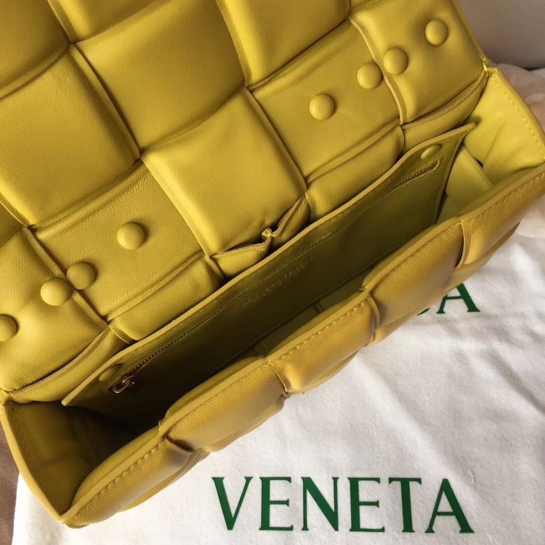Bottega Veneta The Chain Cassette 26 cm