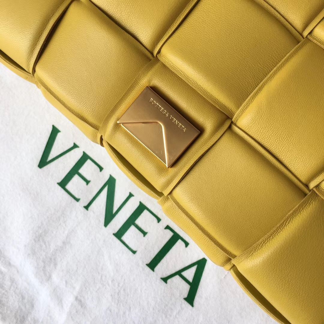 Bottega Veneta The Chain Cassette 26 cm