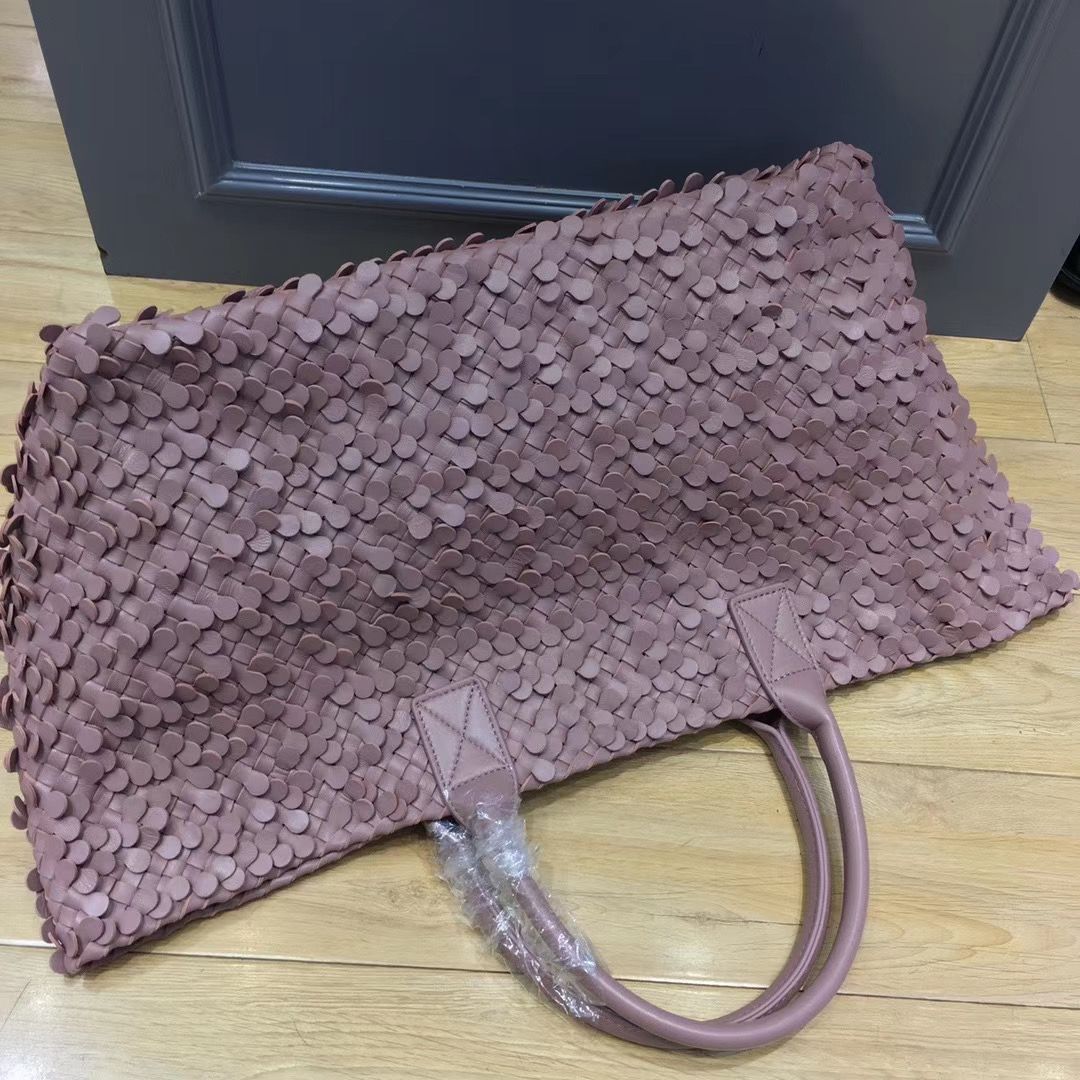 Bottega Veneta Cabat 40 cm