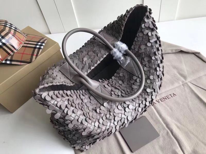 Bottega Veneta Cabat 40 cm