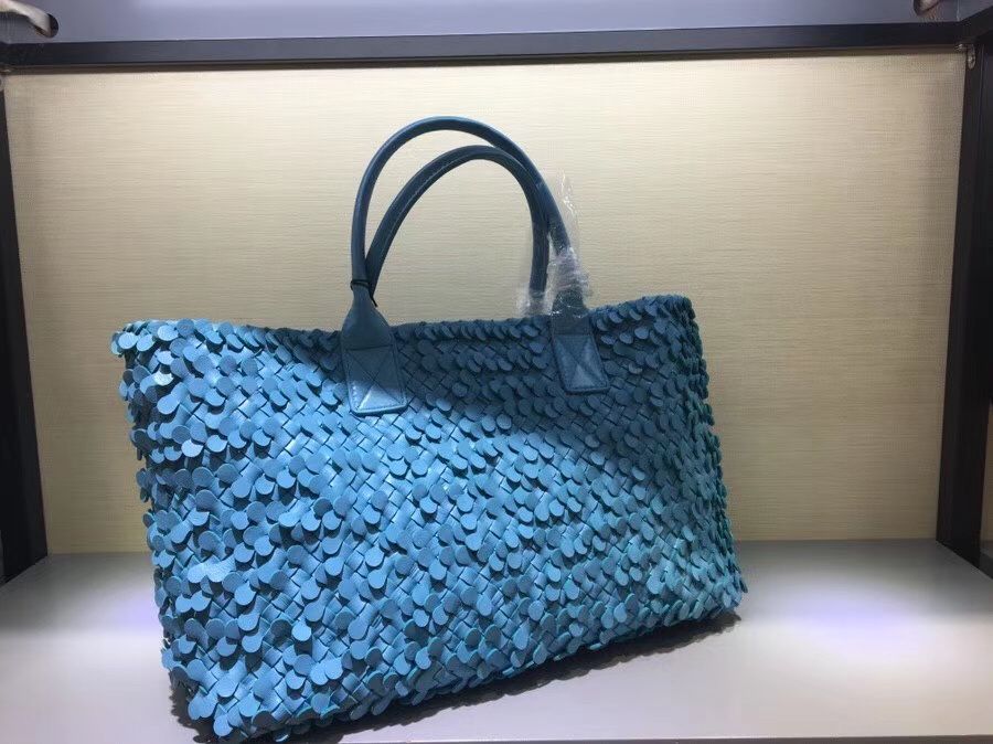 Bottega Veneta Cabat 40 cm