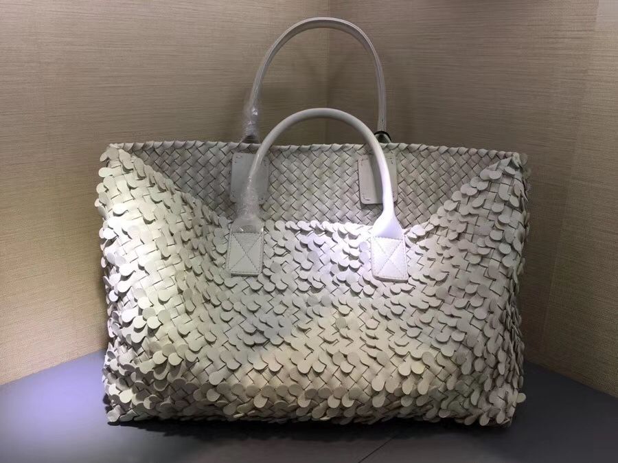 Bottega Veneta Cabat 40 cm