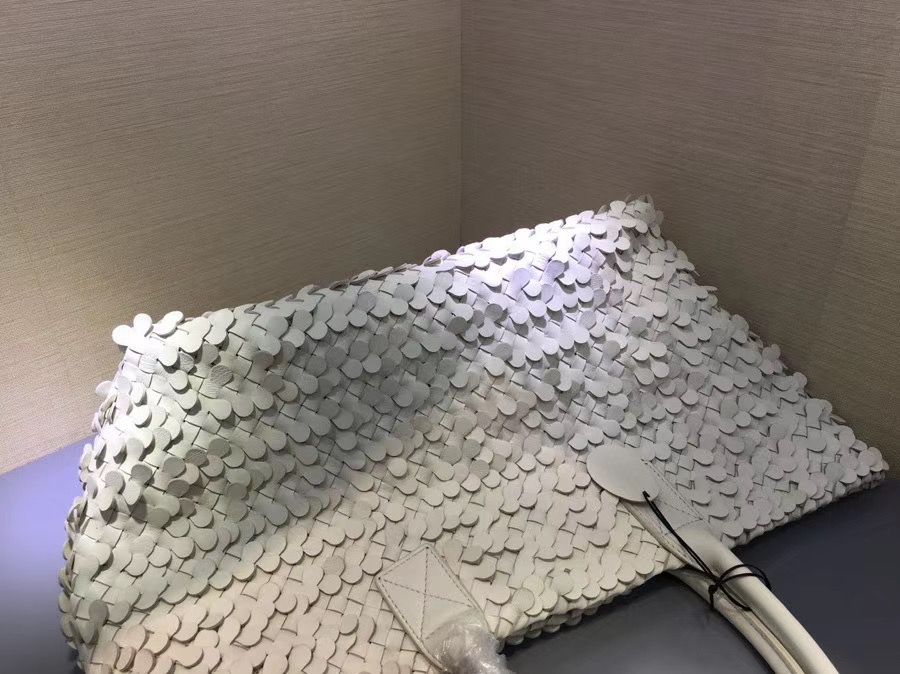 Bottega Veneta Cabat 40 cm