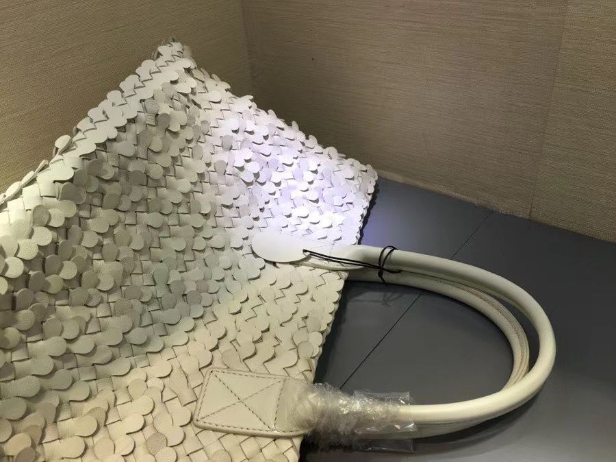 Bottega Veneta Cabat 40 cm