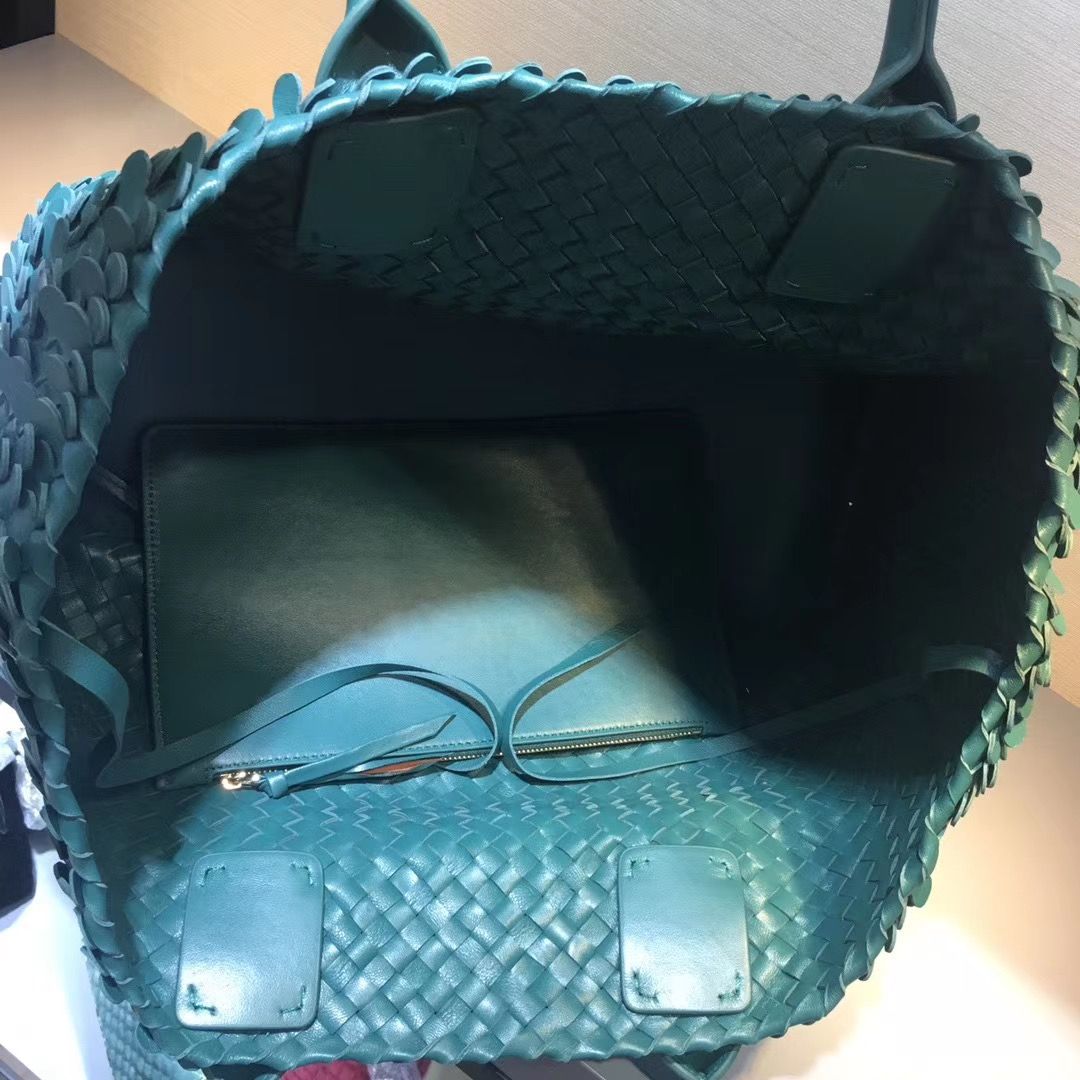 Bottega Veneta Cabat 40 cm