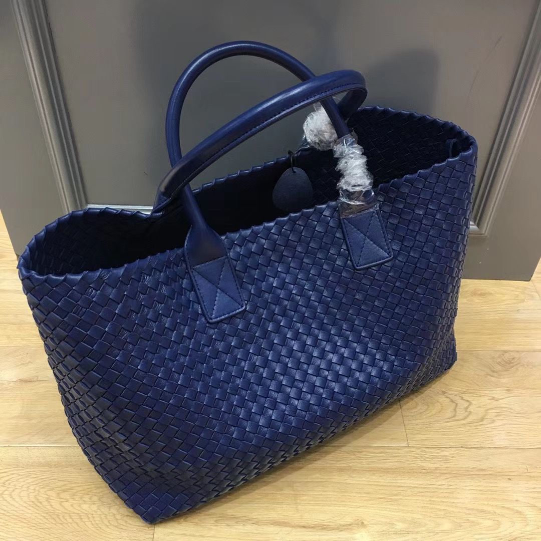 Bottega Veneta Cabat 40 cm