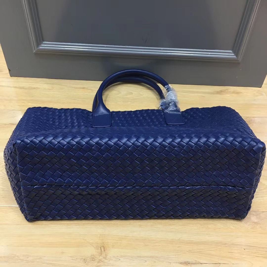 Bottega Veneta Cabat 40 cm