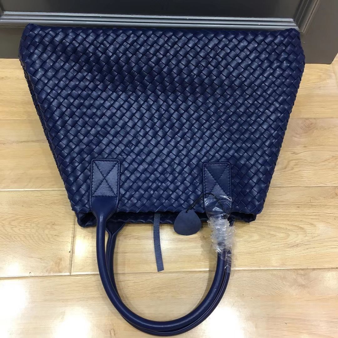 Bottega Veneta Cabat 40 cm