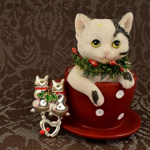 Брошь "Котики на Новый год" (США)