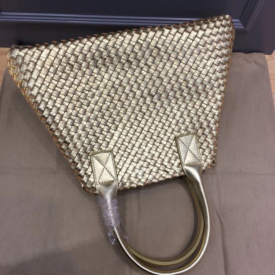 Bottega Veneta Cabat 40 cm
