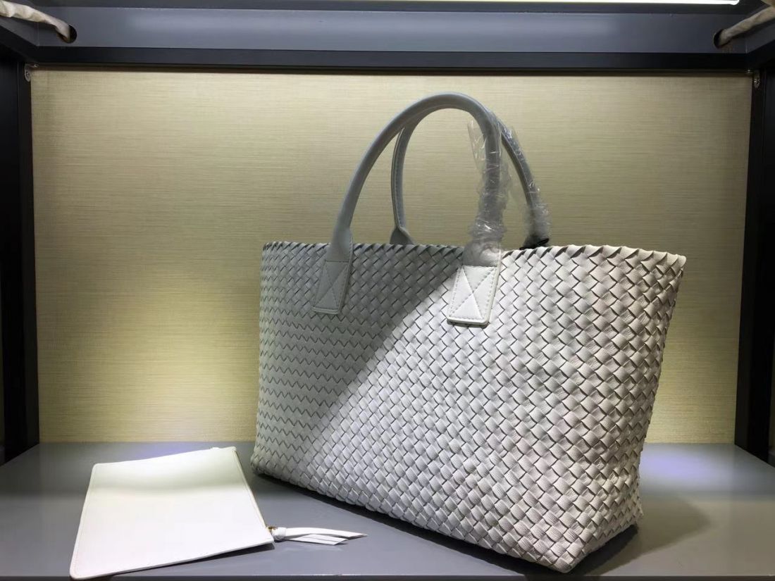 Bottega Veneta Cabat 40 cm