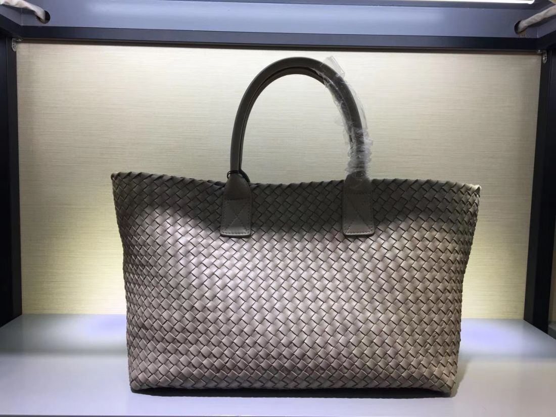 Bottega Veneta Cabat 40 cm