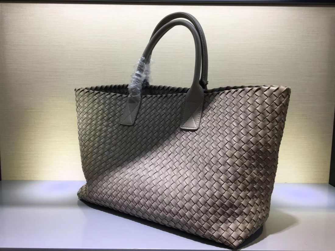 Bottega Veneta Cabat 40 cm