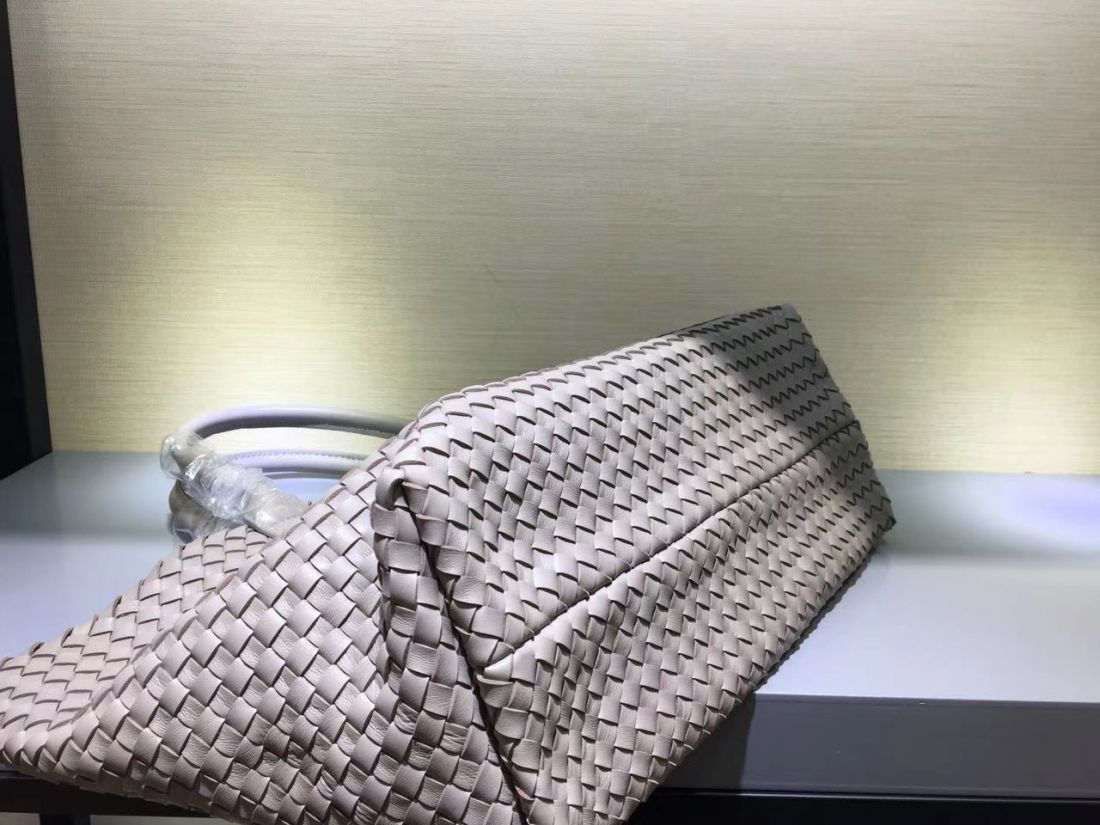 Bottega Veneta Cabat 40 cm