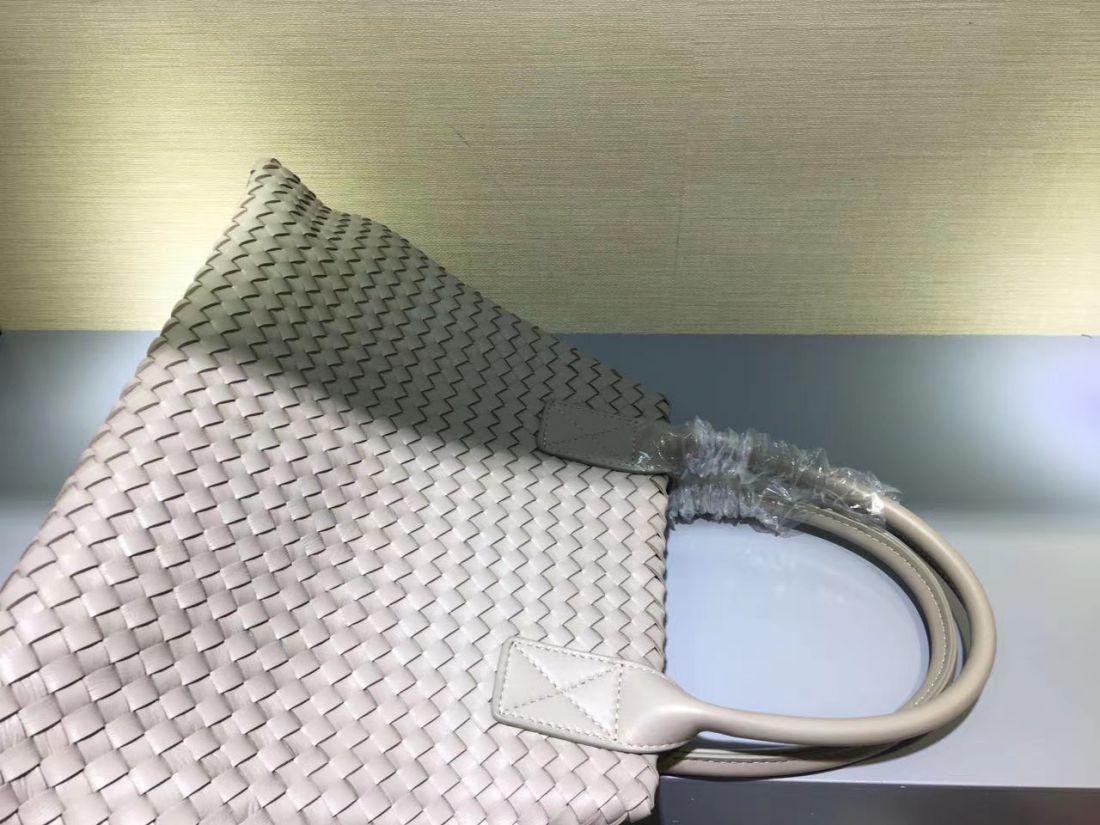 Bottega Veneta Cabat 40 cm