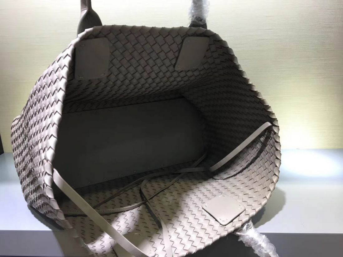 Bottega Veneta Cabat 40 cm