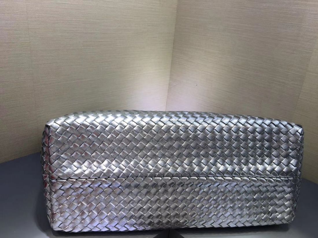 Bottega Veneta Cabat 40 cm