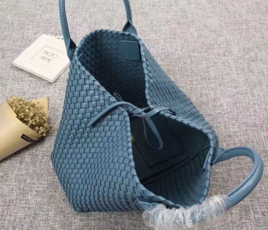 Bottega Veneta Cabat 40 cm
