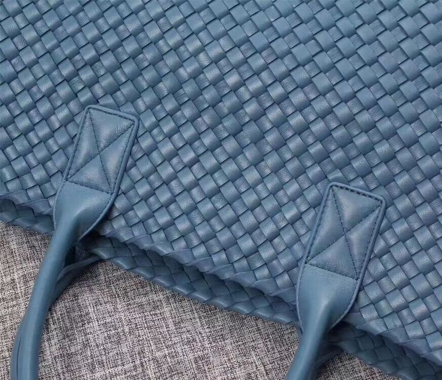 Bottega Veneta Cabat 40 cm