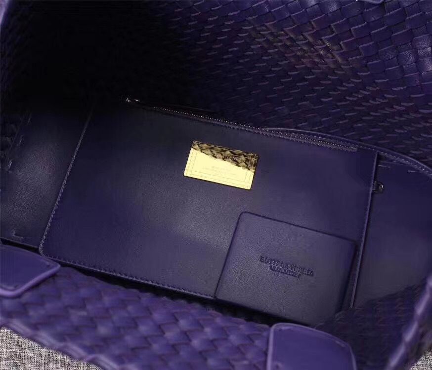 Bottega Veneta Cabat 40 cm