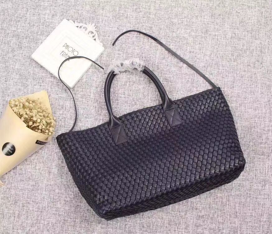 Bottega Veneta Cabat 40 cm