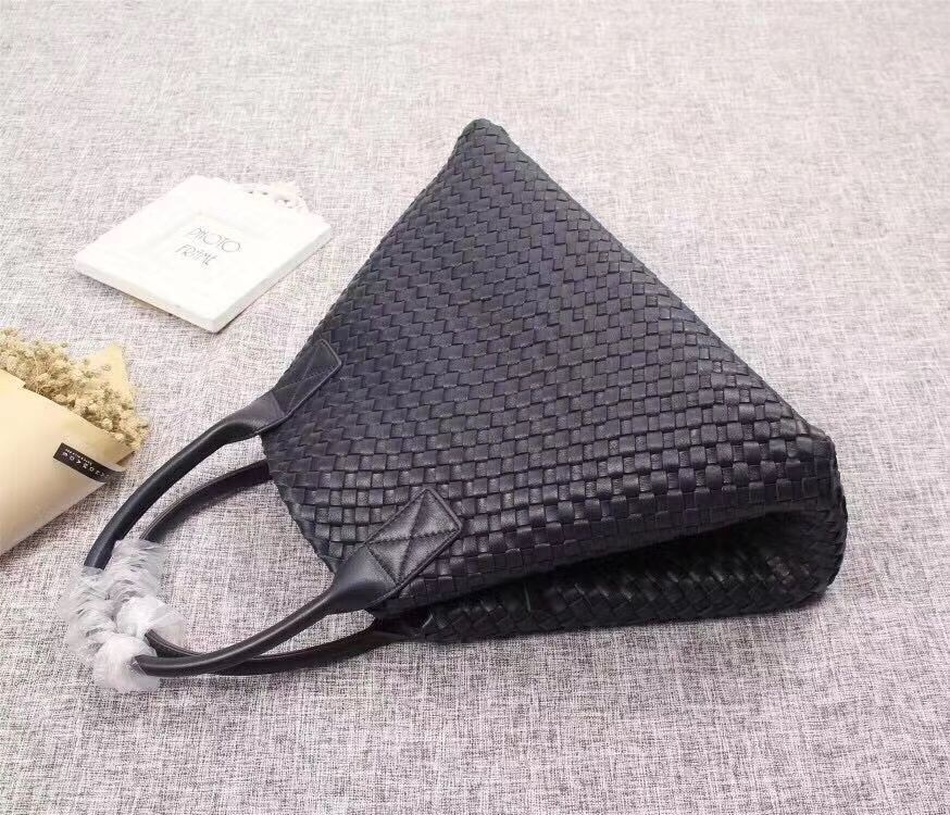 Bottega Veneta Cabat 40 cm