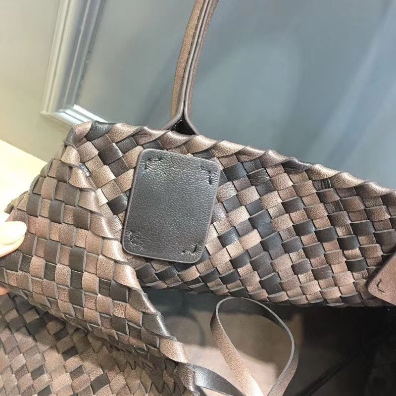 Bottega Veneta Cabat 40 cm