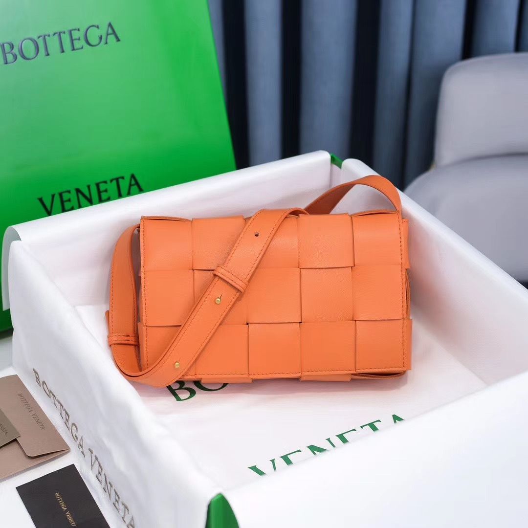 Bottega Veneta Cassette 25 cm