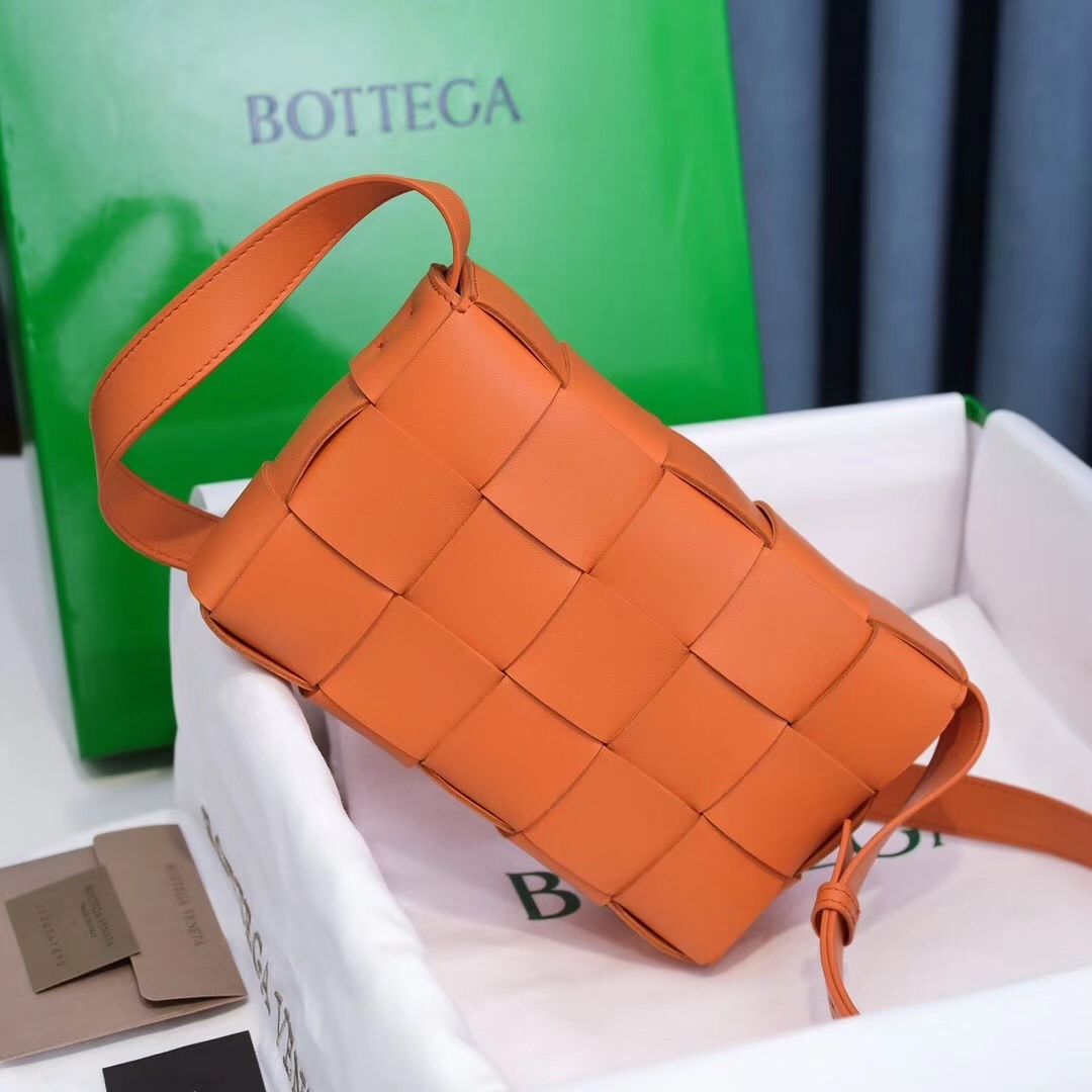 Bottega Veneta Cassette 25 cm