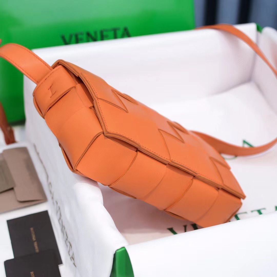 Bottega Veneta Cassette 25 cm