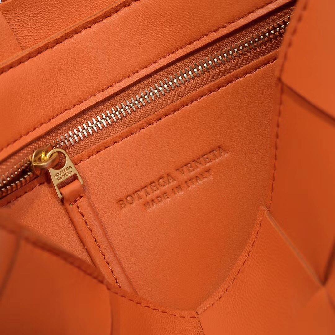 Bottega Veneta Cassette 25 cm