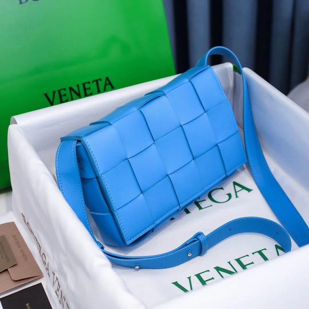 Bottega Veneta Cassette 25 cm