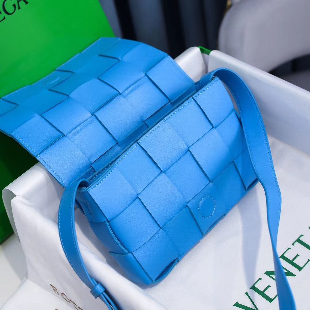 Bottega Veneta Cassette 25 cm