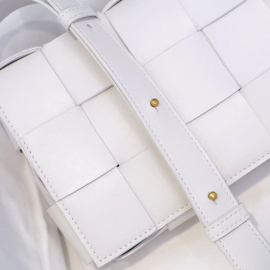 Bottega Veneta Cassette 25 cm