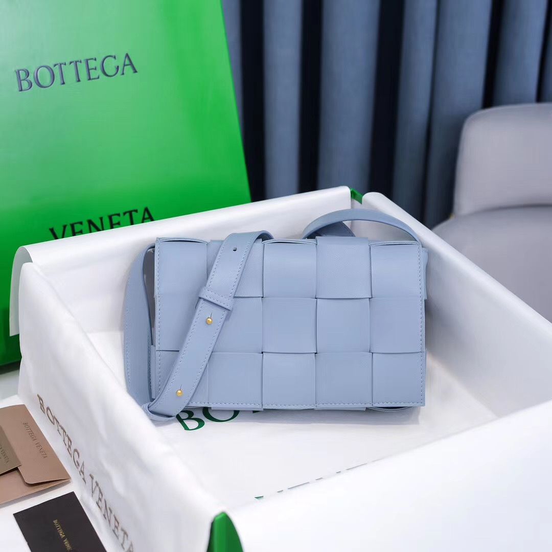 Bottega Veneta Cassette 25 cm