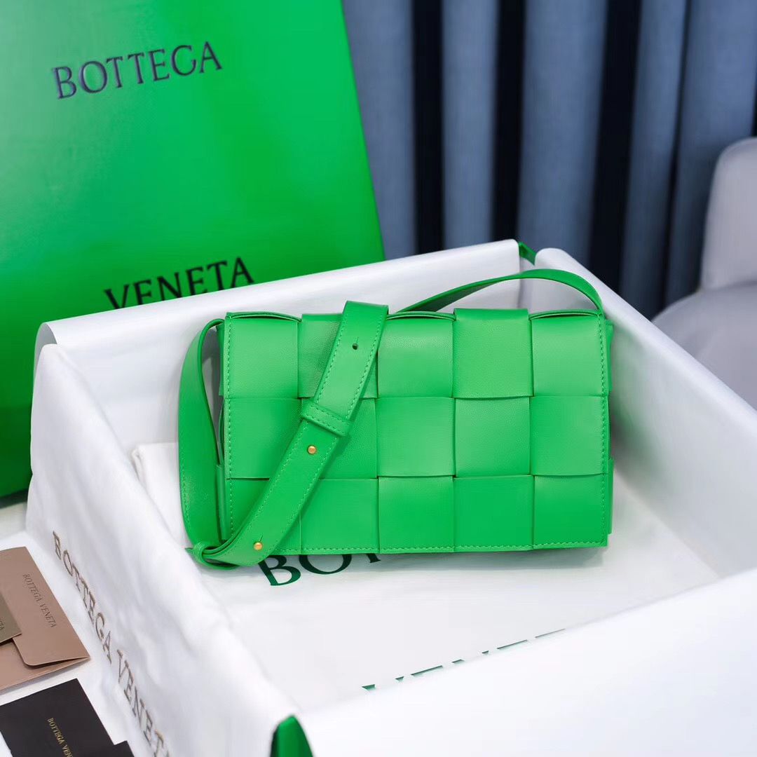 Bottega Veneta Cassette 25 cm