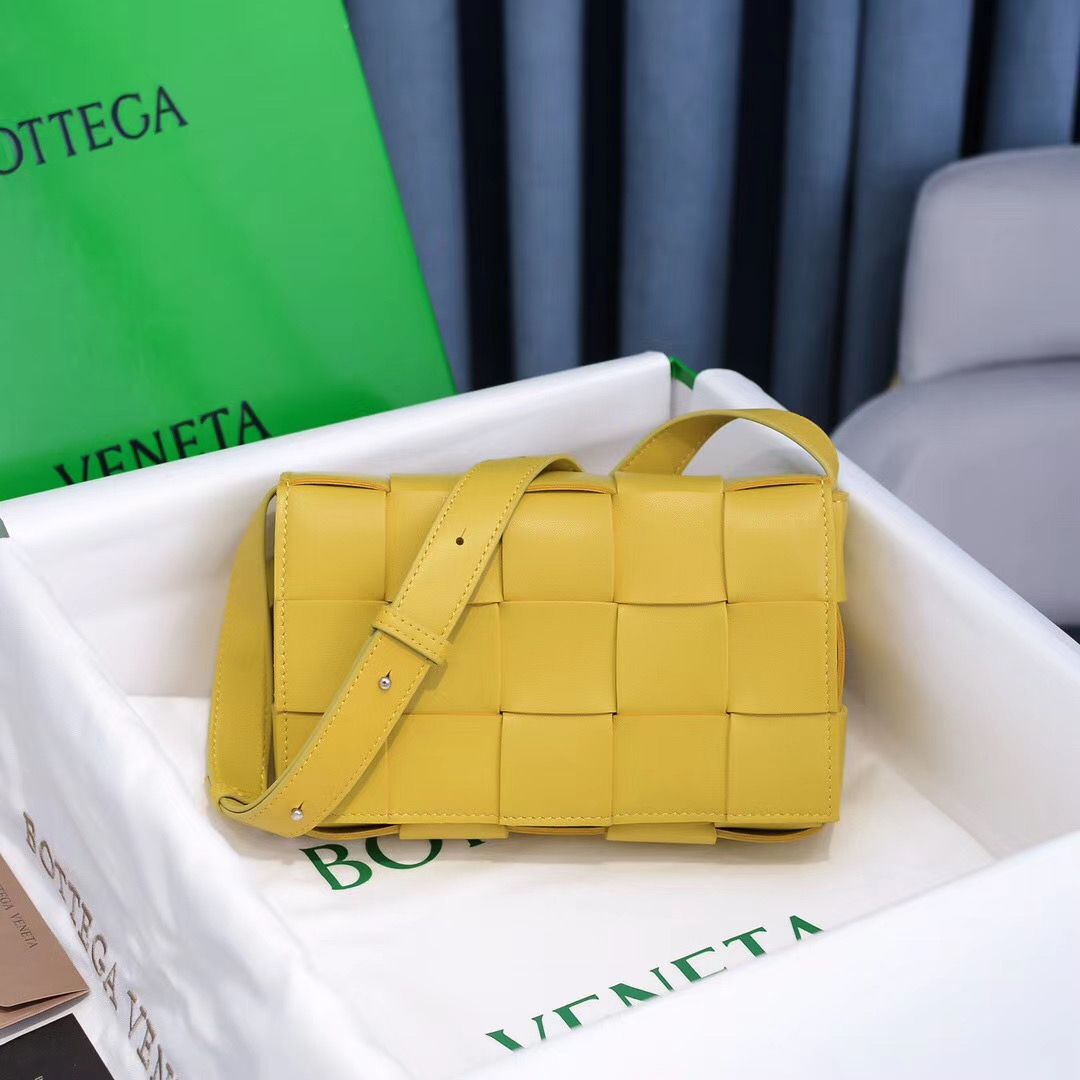 Bottega Veneta Cassette 25 cm