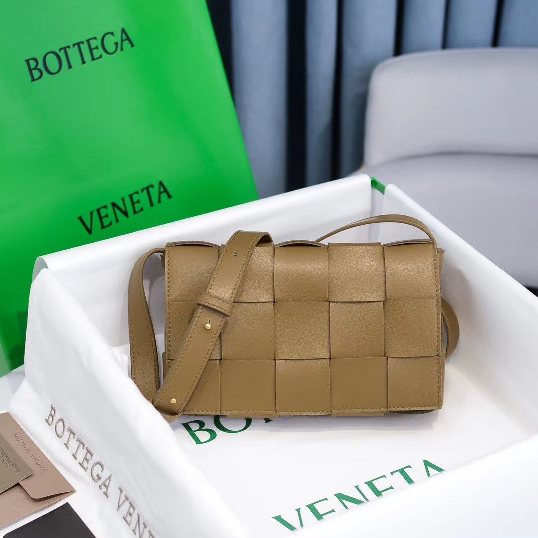 Bottega Veneta Cassette 25 cm