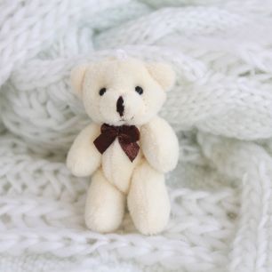 Мишка для куклы, молочный, 8 см УЦЕНКА