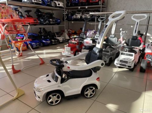 Детская каталка Mercedes GL63 VIP с ручкой