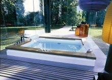 Акриловая ванна с гидромассажем Jacuzzi Aura Plus Top 9F43-502A