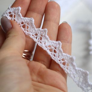 Тесьма вязанная ажурная - Белая, 2 см