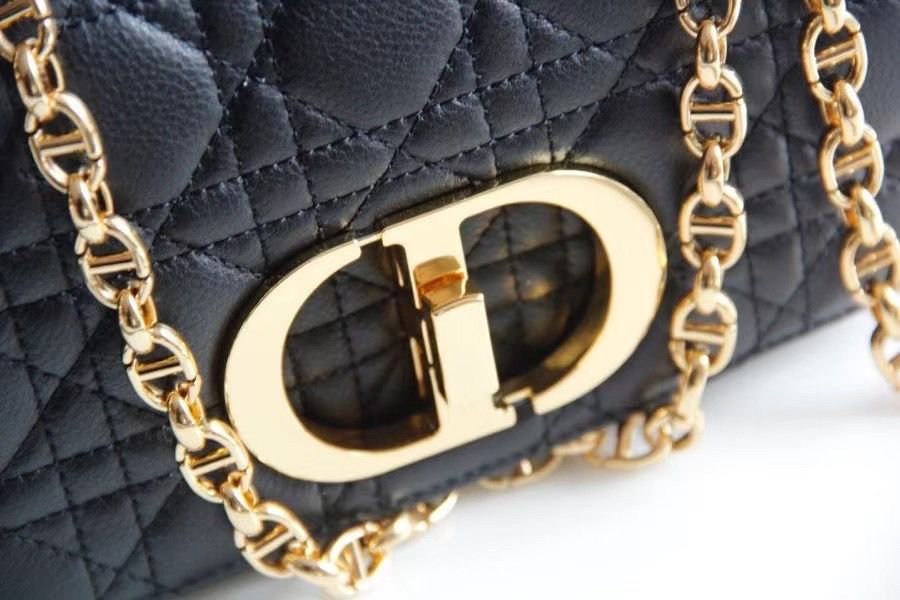 Dior Montaigne30 20 cm