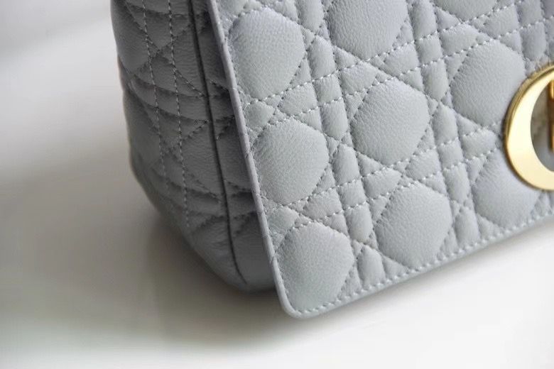 Dior Montaigne30 28 cm