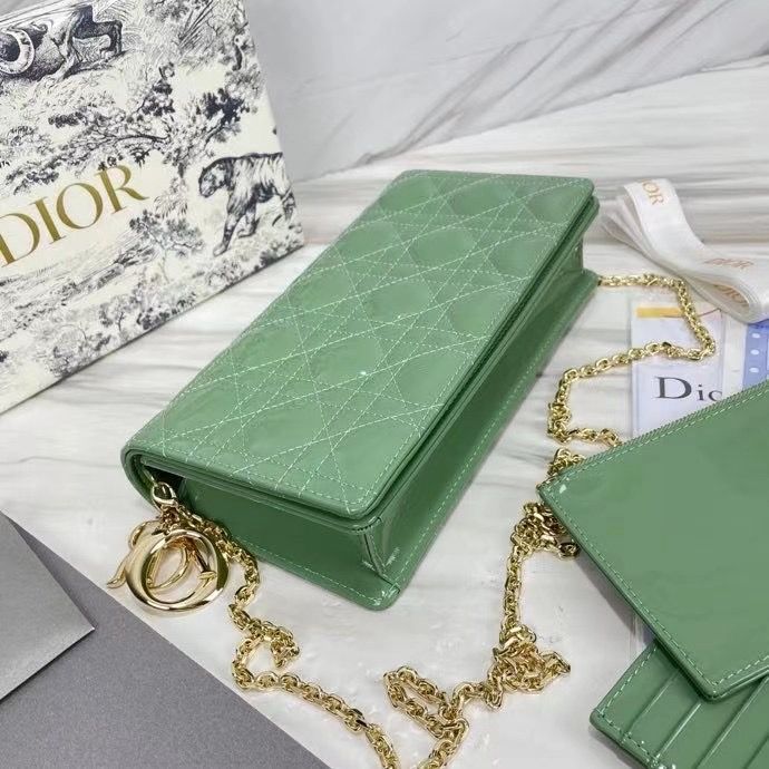 Dior 22 cm