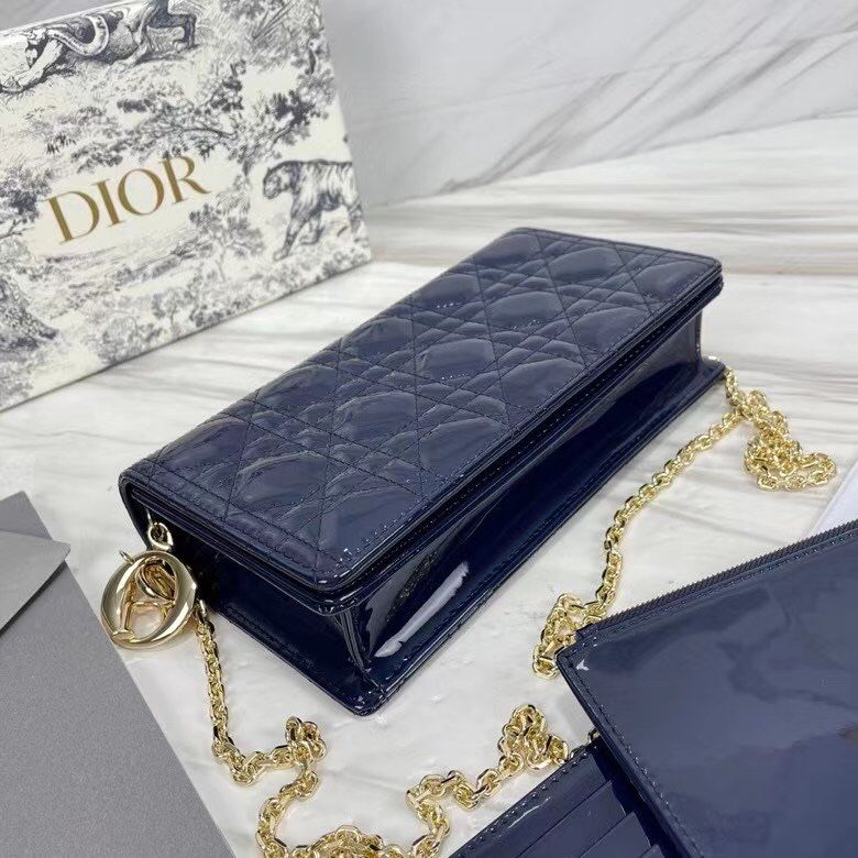 Dior 22 cm
