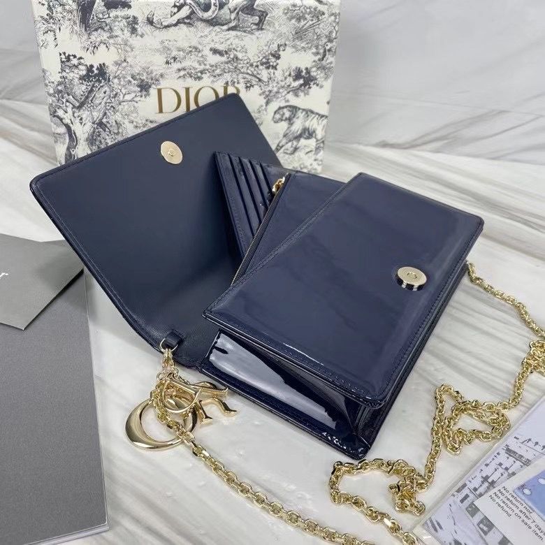 Dior 22 cm