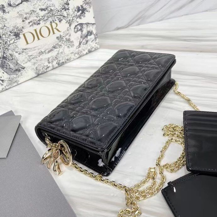 Dior 22 cm