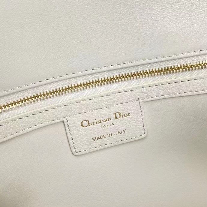 Dior Montaigne30 28 cm