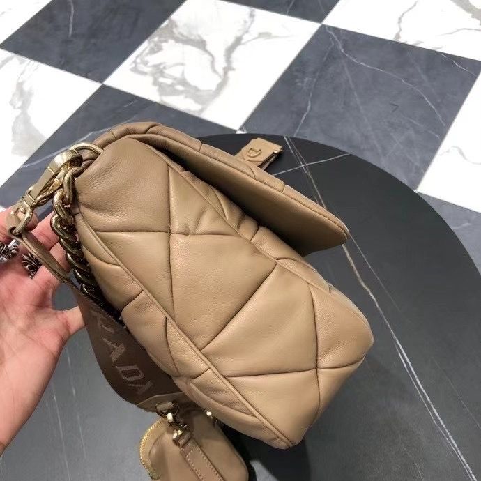 Prada 28 cm